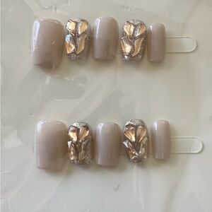 Elegant Beige and Gold Press-On Nails